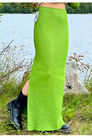 Ribbstickad kjol - Ärtgrön